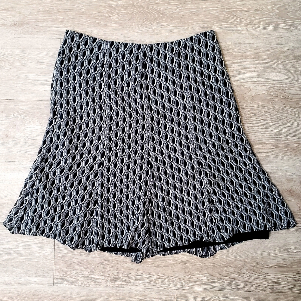 Express size 4 black & white print silk midi skirt office career